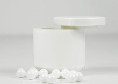 Mini planetarische Ball-Mühle beim der Zerquetschung und Reiben des Bodens mit Zirkonium-Glas
